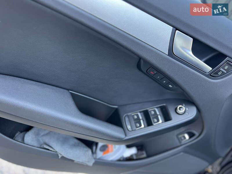 Седан Audi A4 2013 в Львове
