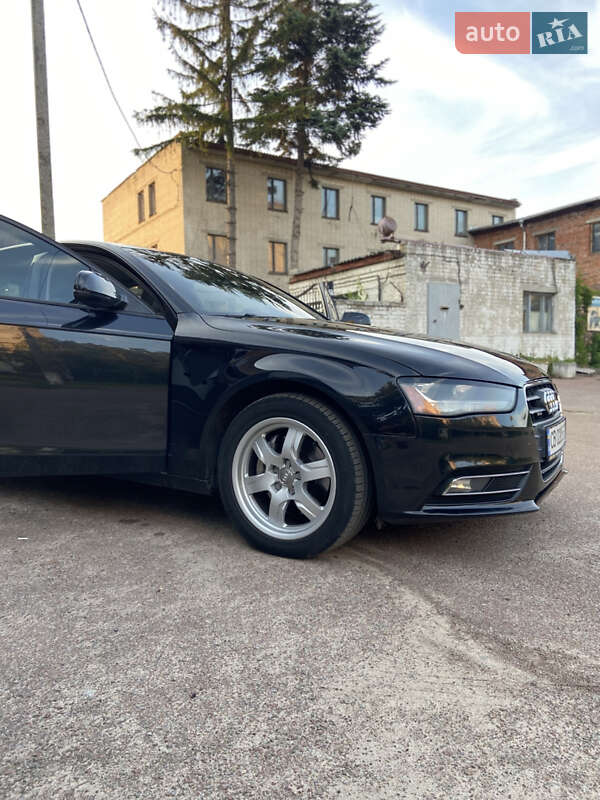 Седан Audi A4 2013 в Чернігові