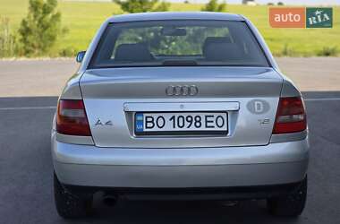 Седан Audi A4 2000 в 