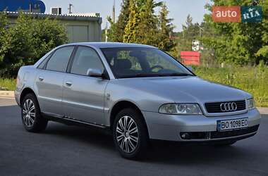 Седан Audi A4 2000 в 