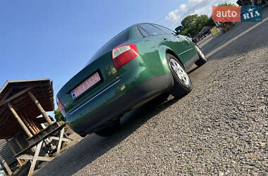 Седан Audi A4 2001 в 