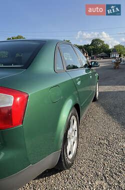 Седан Audi A4 2001 в 