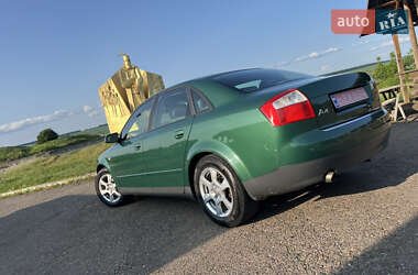 Седан Audi A4 2001 в 