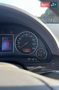 Седан Audi A4 2001 в 