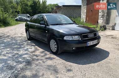 Седан Audi A4 1999 в Кам'янському