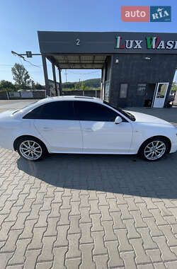 Седан Audi A4 2015 в Мукачево