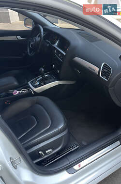 Седан Audi A4 2015 в Мукачево