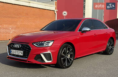 Седан Audi A4 2020 в 