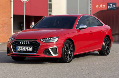 Седан Audi A4 2020 в 