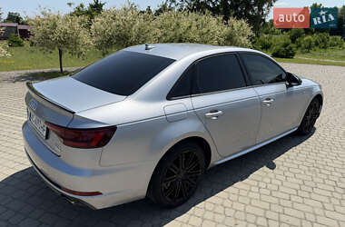 Седан Audi A4 2018 в 