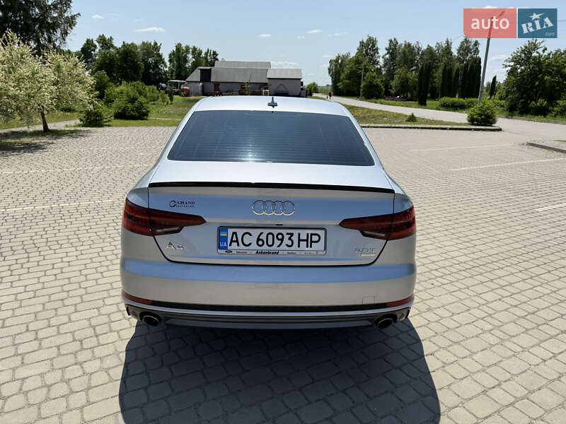 Седан Audi A4 2018 в Луцке