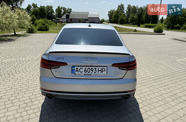 Седан Audi A4 2018 в 