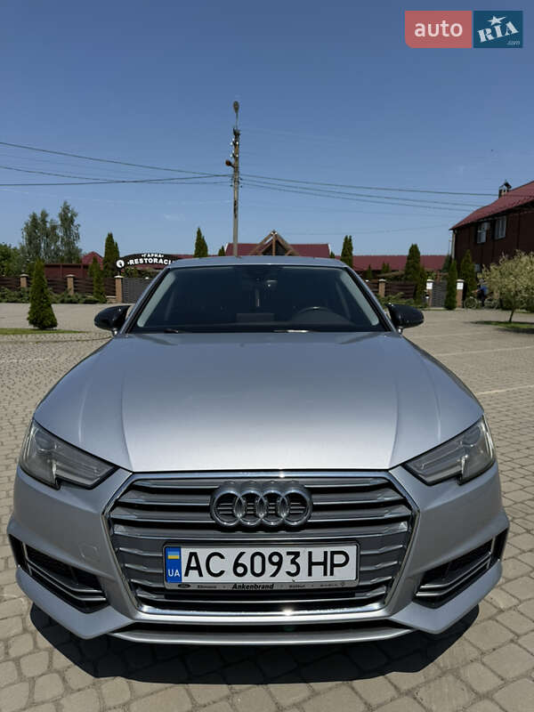 Седан Audi A4 2018 в Луцке