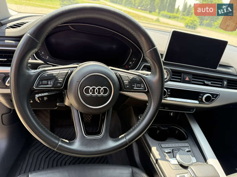 Седан Audi A4 2018 в Луцке