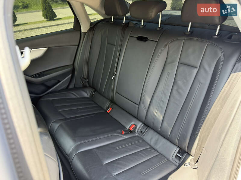 Седан Audi A4 2018 в Луцке