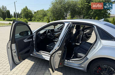 Седан Audi A4 2018 в 