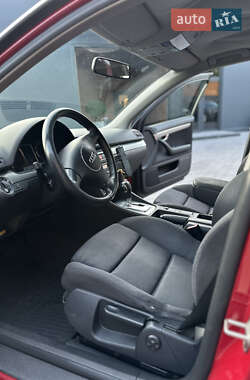 Седан Audi A4 2002 в 