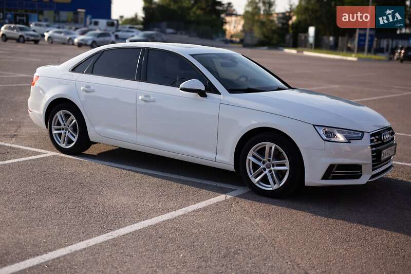 Седан Audi A4 2017 в Житомирі
