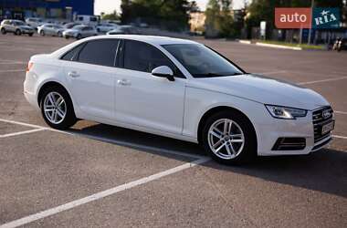 Седан Audi A4 2017 в 