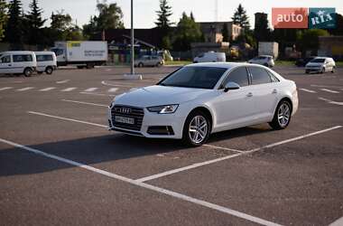 Седан Audi A4 2017 в 
