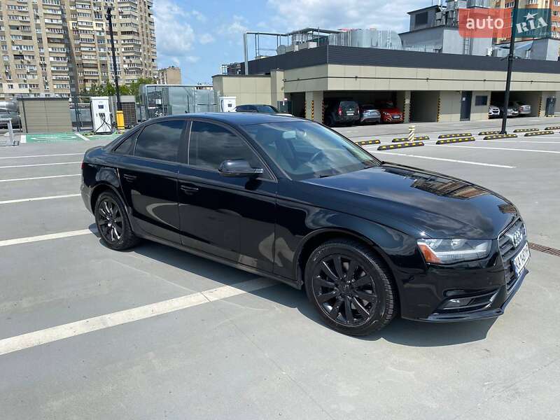 Седан Audi A4 2013 в Киеве