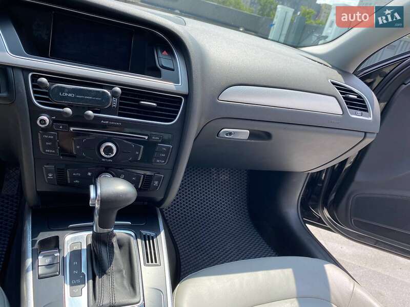 Седан Audi A4 2013 в Киеве