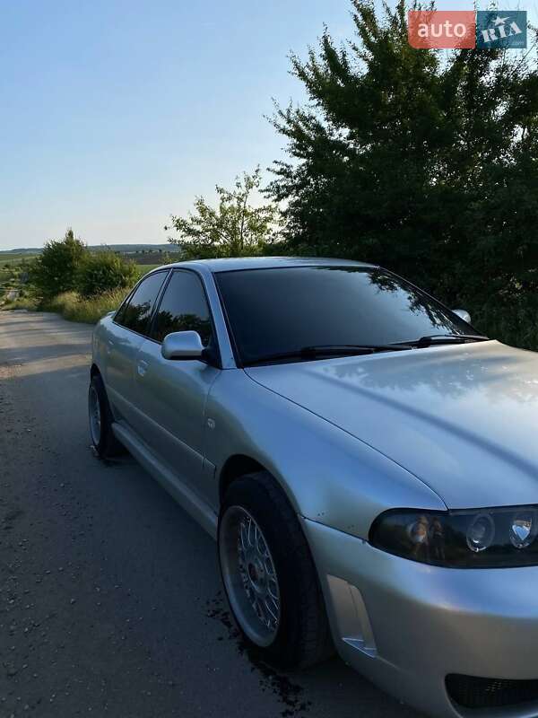 Седан Audi A4 1999 в Ивано-Франковске