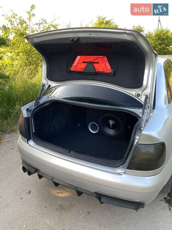 Седан Audi A4 1999 в Ивано-Франковске