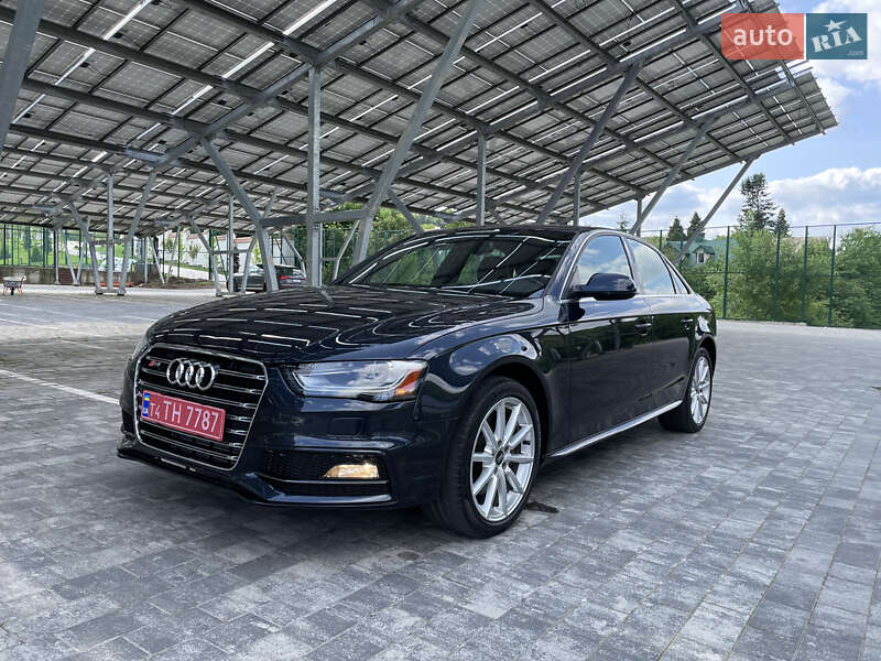 Седан Audi A4 2014 в Львові