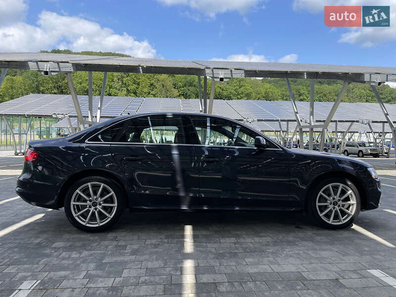 Седан Audi A4 2014 в Львові