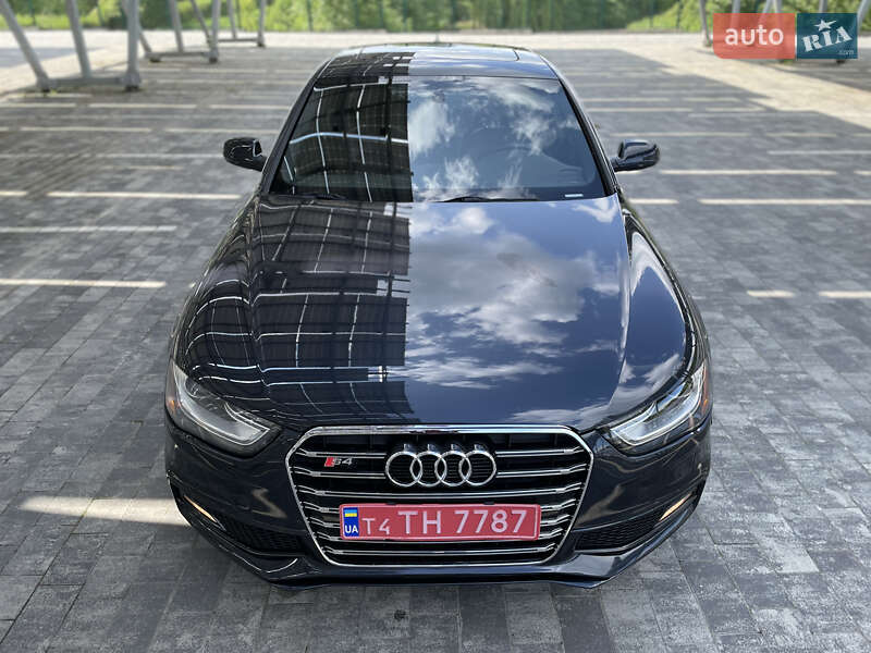 Седан Audi A4 2014 в Львові