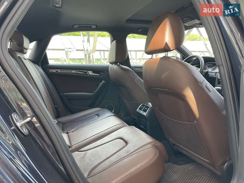 Седан Audi A4 2014 в Львові