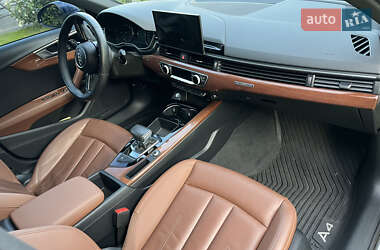 Седан Audi A4 2021 в 