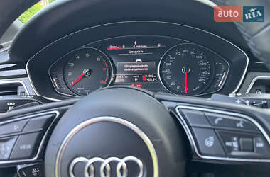 Седан Audi A4 2021 в 