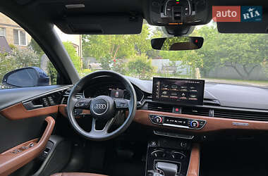 Седан Audi A4 2021 в 