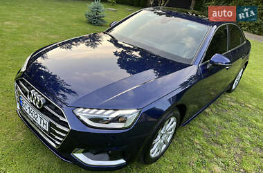 Седан Audi A4 2021 в 