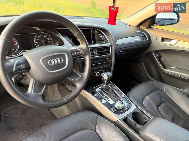 Седан Audi A4 2014 в Житомире