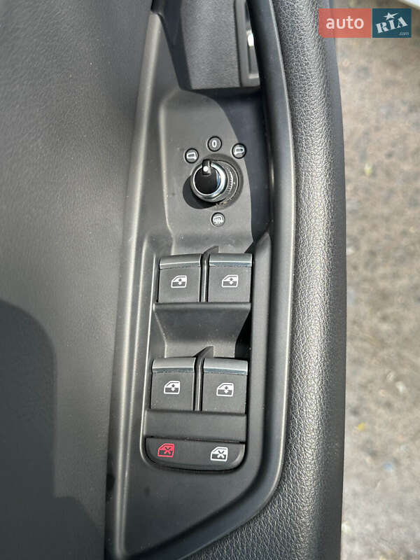 Седан Audi A4 2019 в Белогородке