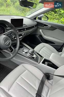 Седан Audi A4 2018 в 