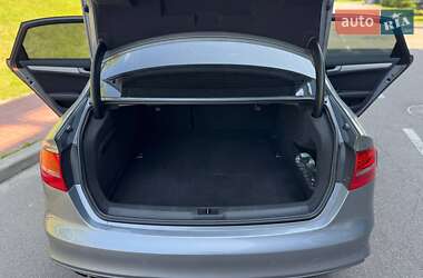 Седан Audi A4 2014 в 