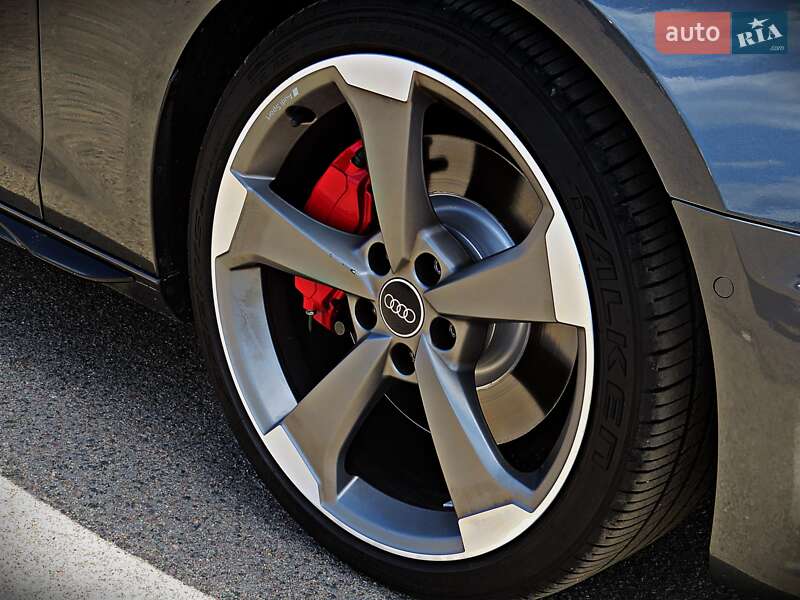 Седан Audi A4 2021 в Черкасах