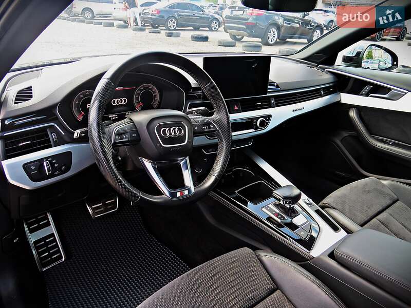 Седан Audi A4 2021 в Черкасах