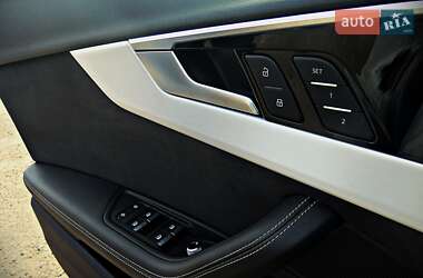 Седан Audi A4 2021 в Черкасах