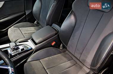 Седан Audi A4 2021 в 
