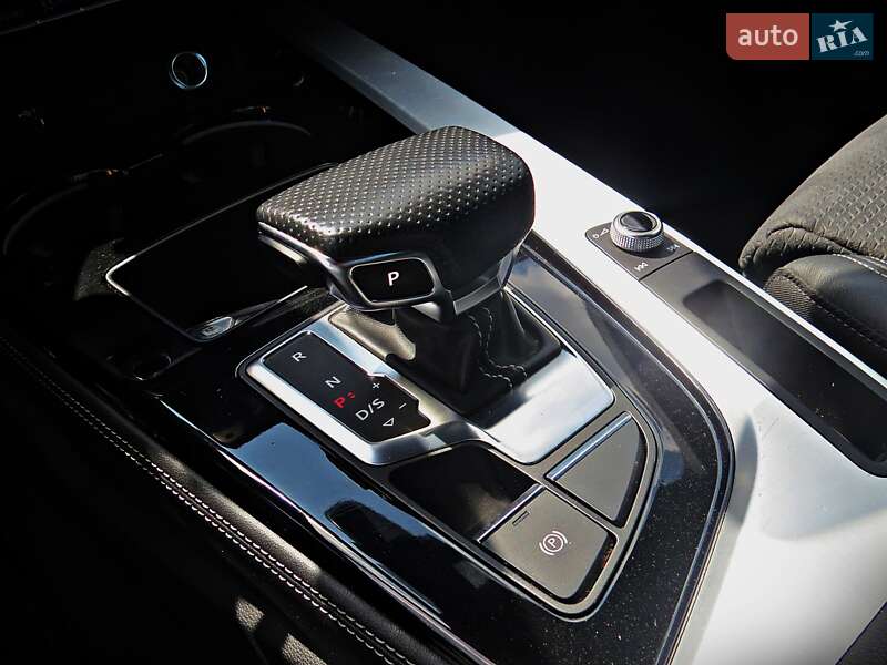 Седан Audi A4 2021 в Черкасах
