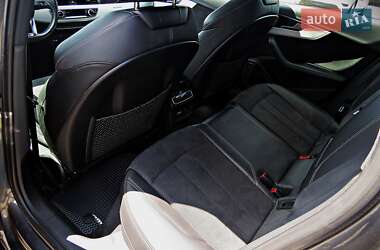Седан Audi A4 2021 в Черкасах