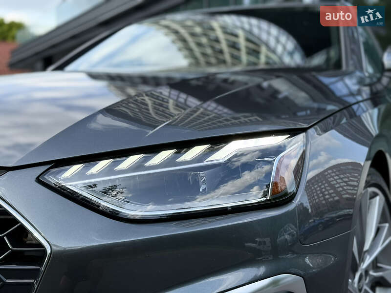 Седан Audi A4 2021 в Львові