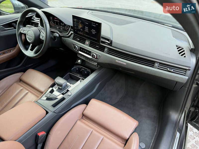Седан Audi A4 2021 в Львові