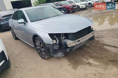 Седан Audi A4 2021 в 