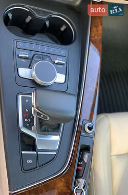 Седан Audi A4 2017 в 